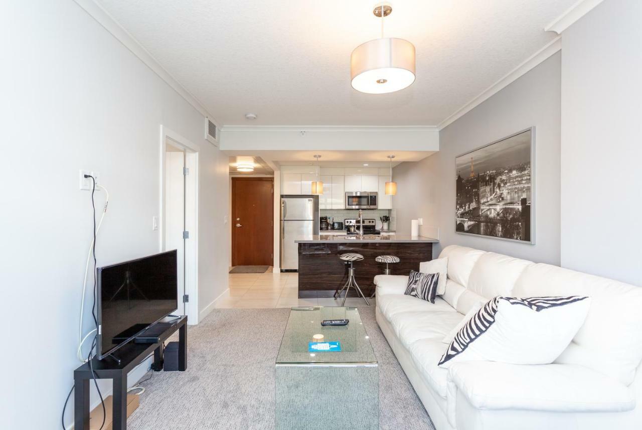 Element On First By Manna Apartment Calgary Room photo